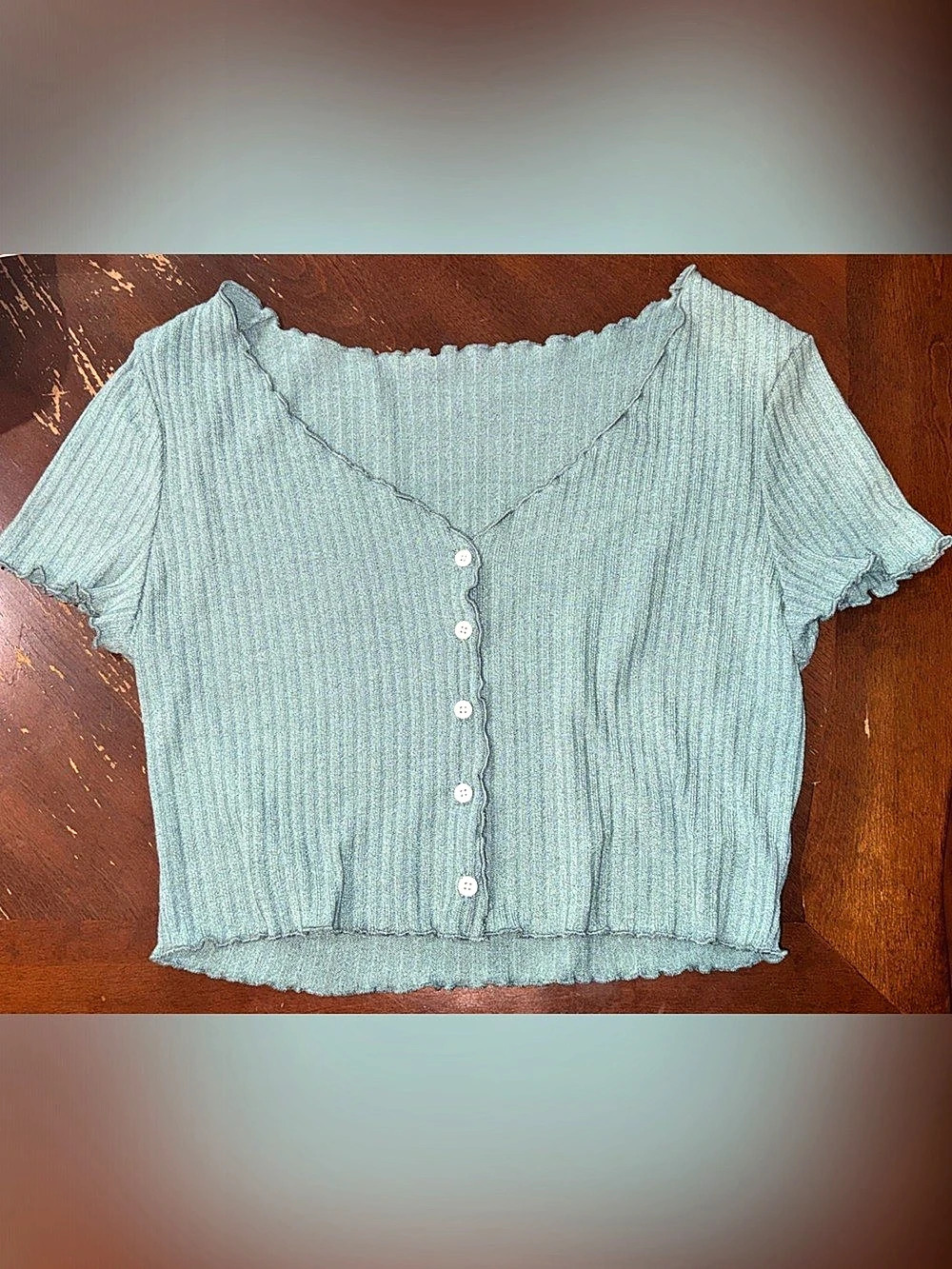 FOREVER 21 Green Ribbed V-Neck Crop Top size Medium